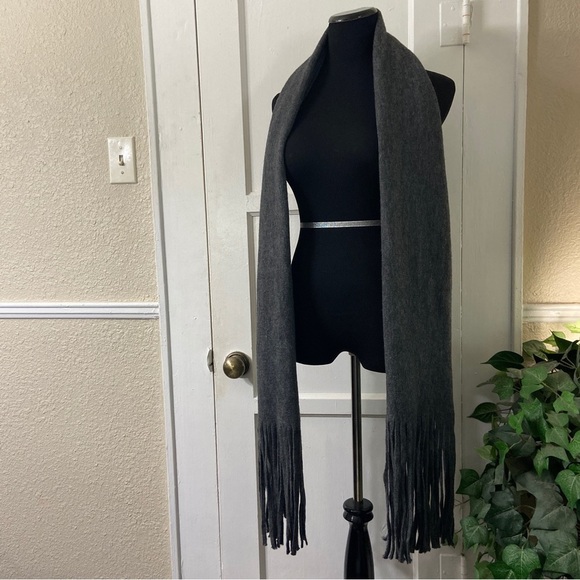 Lucky Brand Soft w/ Long Fringe Scarf/Wrap - Picture 5 of 10